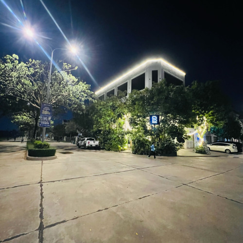 ការិល័យលក់ office for sale ឬ ជួល for rent