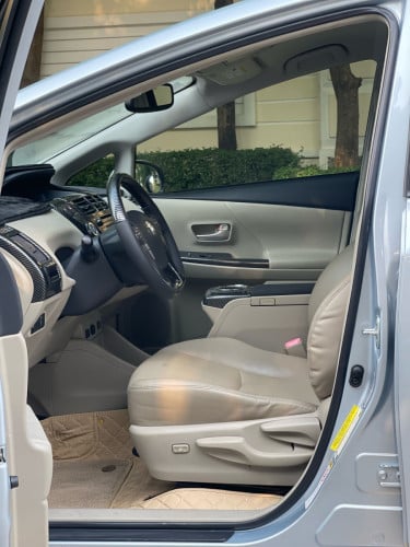 លក់ Prius V Option 5