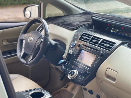 លក់ Prius V Option 5