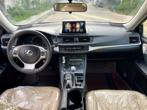 CT200h 2013 Premium ឡានមូល100%