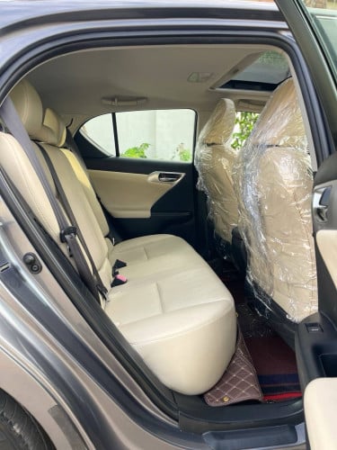 CT200h 2013 Premium ឡានមូល100%