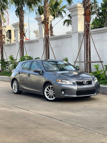 CT200h 2013 Premium ឡានមូល100%