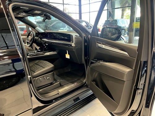 Escalade Platinum Sport Onyx Package