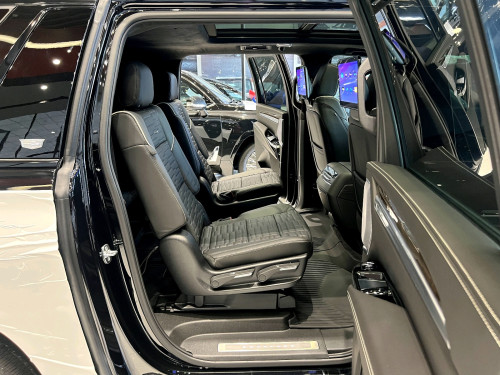 Escalade Platinum Sport Onyx Package