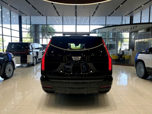 Escalade Platinum Sport Onyx Package