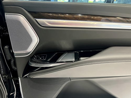 Escalade Platinum Sport Onyx Package