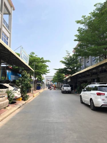 Flat house for sale  排屋出售 / Price 价格: 110,000$ (Can negotiation)