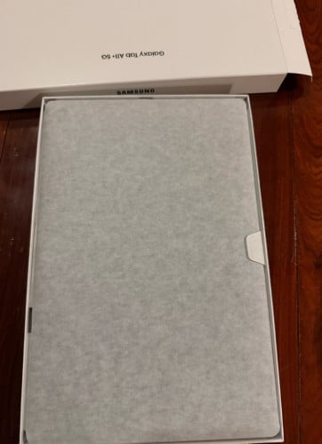 Galaxy Tab ប្រញាប់លុយ