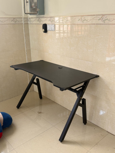Gaming desk with carbon top