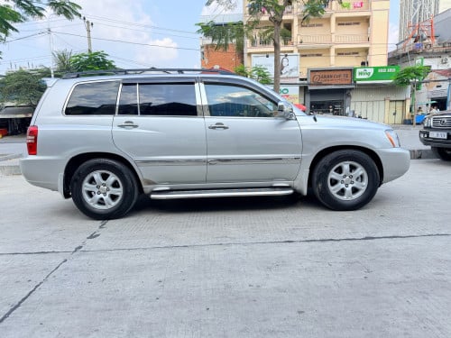 Highlander 2002 V6ប៉ុងពីរ​ បេីកដំបូល​ ទឹកថ្នាំសុីនច្រេីន​85% ម្ចាស់ដេីម​