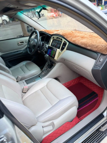 Highlander 2002 V6ប៉ុងពីរ​ បេីកដំបូល​ ទឹកថ្នាំសុីនច្រេីន​85% ម្ចាស់ដេីម​