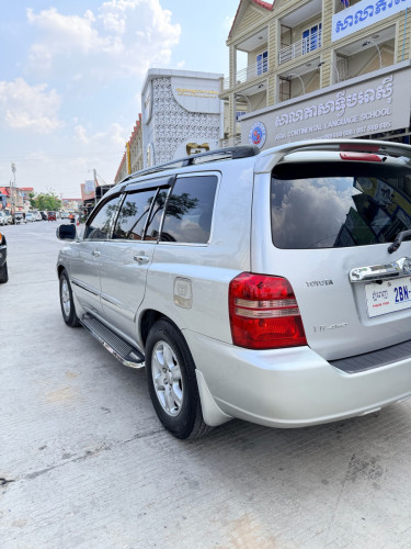 Highlander 2002 V6ប៉ុងពីរ​ បេីកដំបូល​ ទឹកថ្នាំសុីនច្រេីន​85% ម្ចាស់ដេីម​