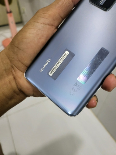 Huawei P40 Pro 8g/256g Global(វៃដូរបាន)👉$215