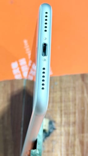 (លក់បាត់ហេីយ)iphone 8 64g (zin all) មានscan