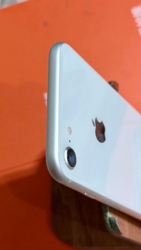 (លក់បាត់ហេីយ)iphone 8 64g (zin all) មានscan