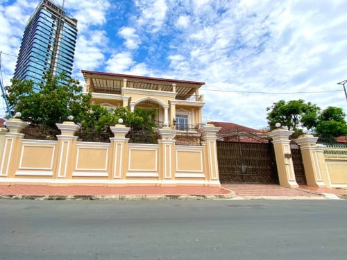 Luxury Villa for Rent at TK ๏ฝTK ่ฑชๅๅซๅข
ๅบ็ง ๏ฝ๐ฐ