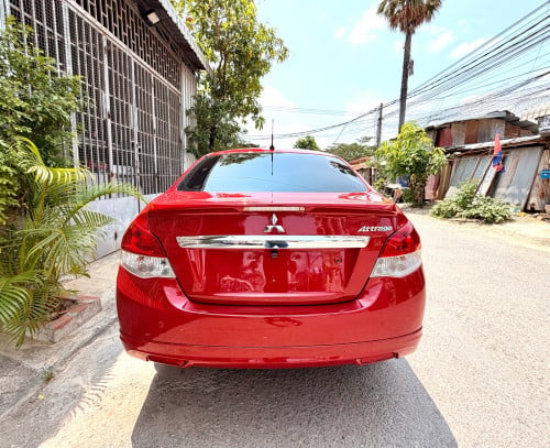Mitsubishi Attrage 2015 Sport Company ឆ្វេងសុីន​ ឡានស្អាត​