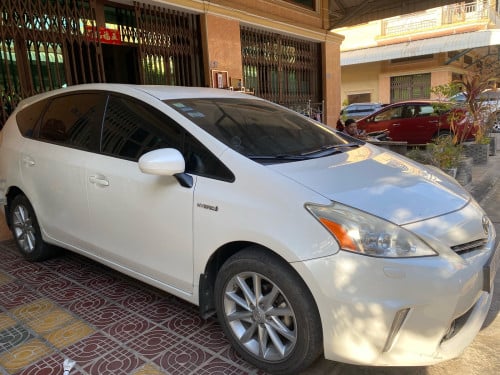 Prius V 2012 - Option 5