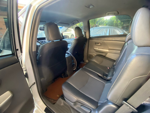Prius V 2012 - Option 5