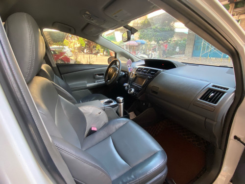 Prius V 2012 - Option 5