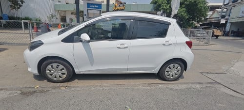 Sell Toyota vitz 2014 key Tax paper ចចារ