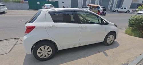 Sell Toyota vitz 2014 key Tax paper ចចារ