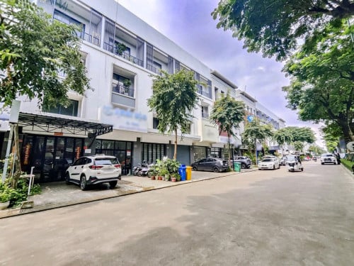 Shop House Chip Mong 598 បុរី ជីបម៉ុង598