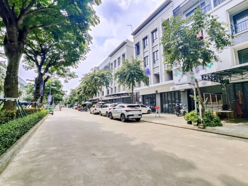 Shop House Chip Mong 598 បុរី ជីបម៉ុង598