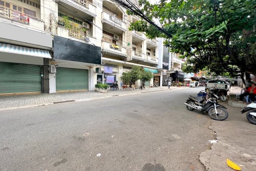 Shop House For Urgent Sale