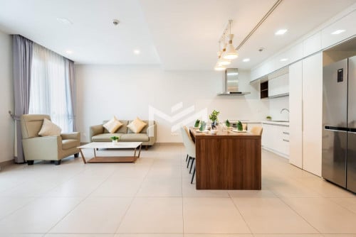 Spacious 1 Bedroom Apartment for RENT in BKK1 with Gym and Pool