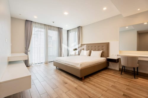Spacious 1 Bedroom Apartment for RENT in BKK1 with Gym and Pool