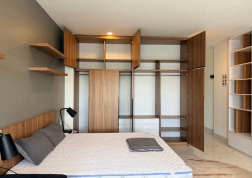 Studio 400$
