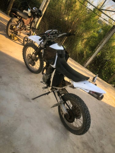 Custom Suzuki DR250 RX LT Djebel