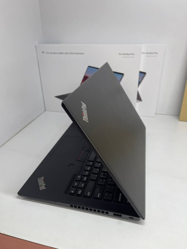 ThinkPad X13 i5-10210U Ram 16 GB /SSD 256GB 13.3” Touch Screen $258