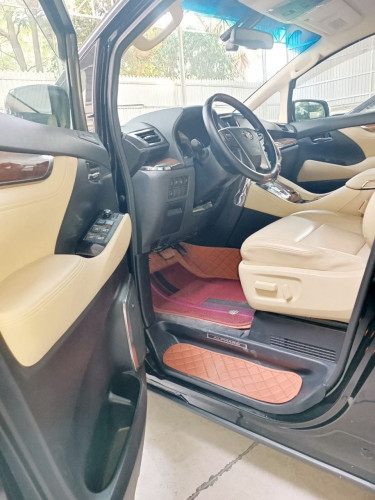 Toyota Alphard 2015 Lounges