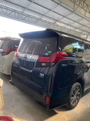 Toyota Alphard 2015 Lounges