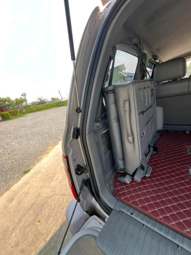 Toyota Land Cruiser ឆ្នាំ2002ប្រើម៉ាសុីនម៉ាស៑ូត24Vol