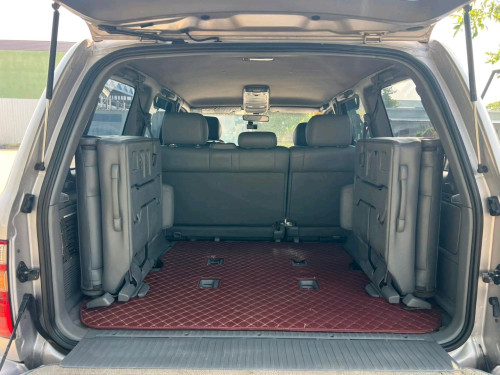 Toyota Land Cruiser ឆ្នាំ2002ប្រើម៉ាសុីនម៉ាស៑ូត24Vol