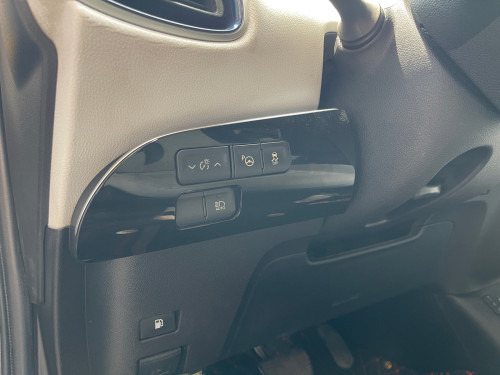 TOYOTA Pruis Touring ហ្វូលអុបសិន​  ឆ្នាំ2016​  ក្នុងសរ​  ពណ៌ប្រផេះ​  សន្លឹកពន្ធថ្មី​ សំបុកឃ្មុំសុីន​