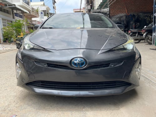TOYOTA Pruis Touring ហ្វូលអុបសិន​  ឆ្នាំ2016​  ក្នុងសរ​  ពណ៌ប្រផេះ​  សន្លឹកពន្ធថ្មី​ សំបុកឃ្មុំសុីន​