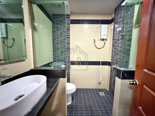 Twin Villa 4 Bedrooms for RENT near RATANA PLAZA_Teuk Thla