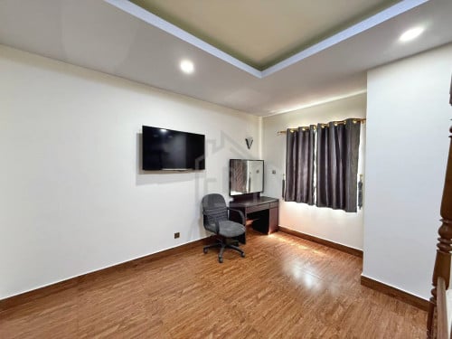 Twin Villa 4 Bedrooms for RENT near RATANA PLAZA_Teuk Thla