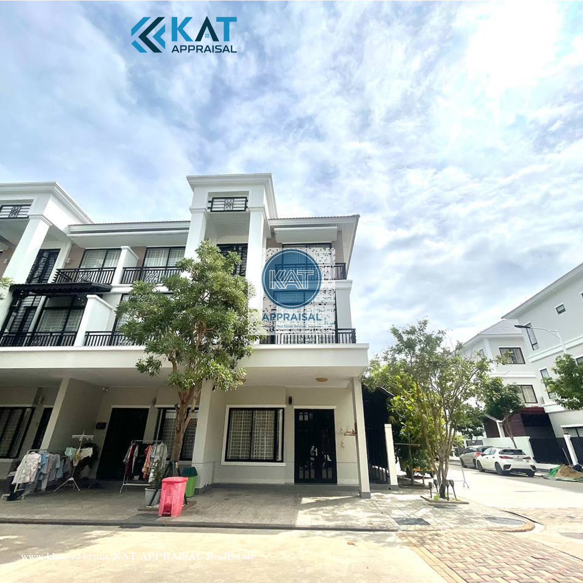 វីឡាកូនកាត់សម្រាប់ជួល | Link house LA For Rent ( ផ្ទះកែង )