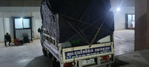 ឡានជួលដឹកអីវ៉ាន់