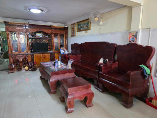 ទូតាំងសាឡុង