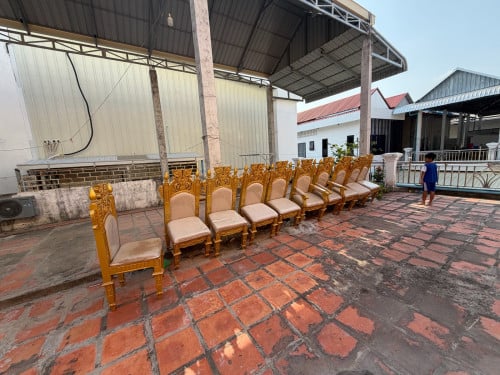 កៅអីលក់