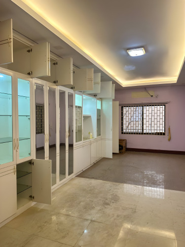 ផ្ទះ3ល្វែងជួលស្ថិតនៅផ្លូវវេងស្រេង