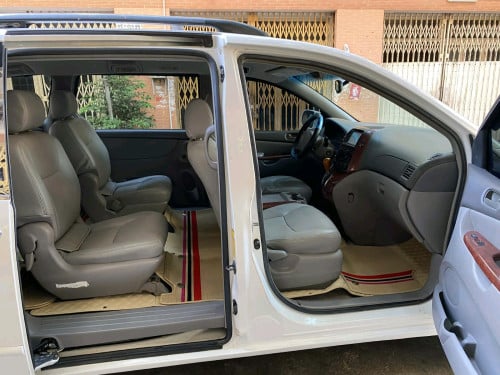 ឡានលក់ Sienna ឆ្នាំ04 ប៉ុង1 ឡានស្អាត