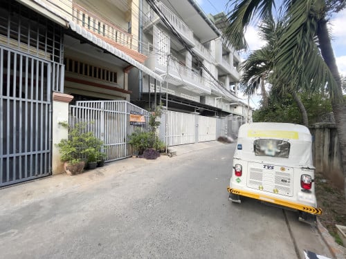 🏘 ផ្ទះល្វែង នៅជិតផ្លូ​វ 271 ត្រូវការលក់បន្ទាន់ខ្លាំង ​(កូដ៖ A05-055574)