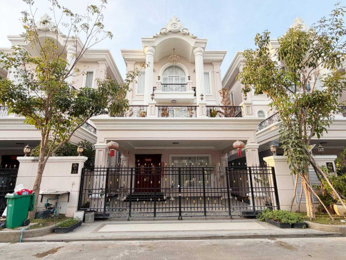 🏠វីឡាព្រីនស៍B សម្រាប់លក់នៅក្នុងបុរី​ ML Tiara 50m ក្រុងតាខ្មៅ